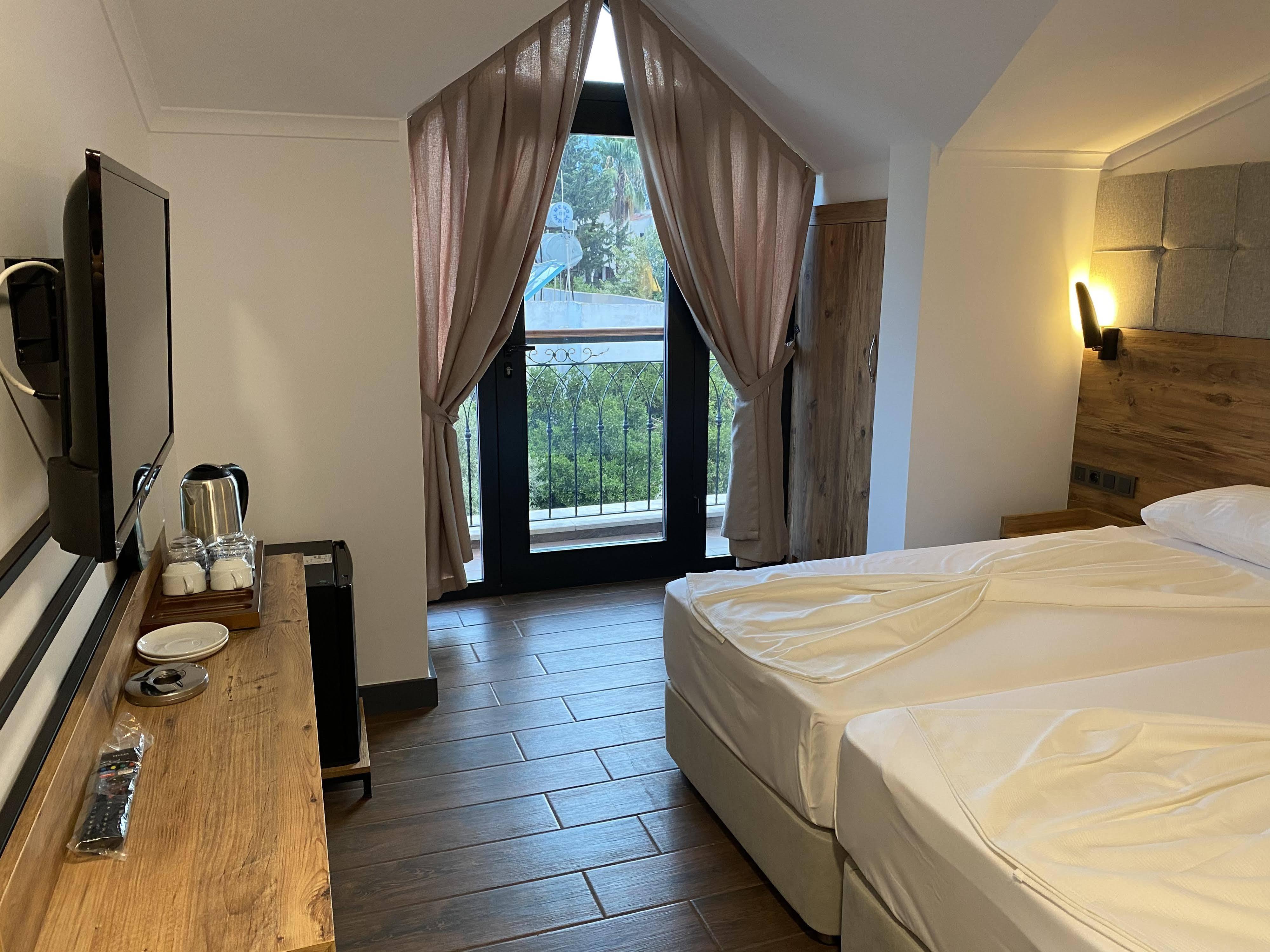 Miyas Luxury Hotel เกเมร์ ภายนอก รูปภาพ