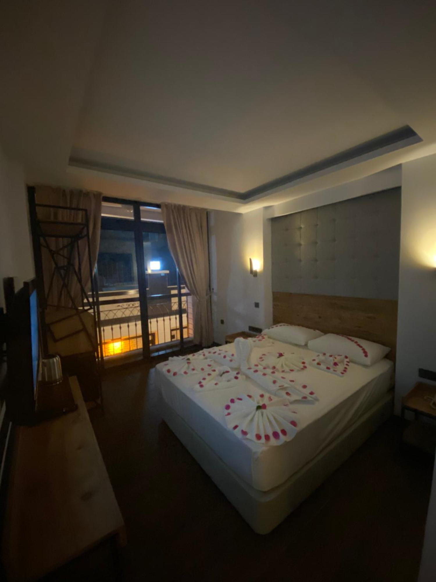 Miyas Luxury Hotel เกเมร์ ภายนอก รูปภาพ