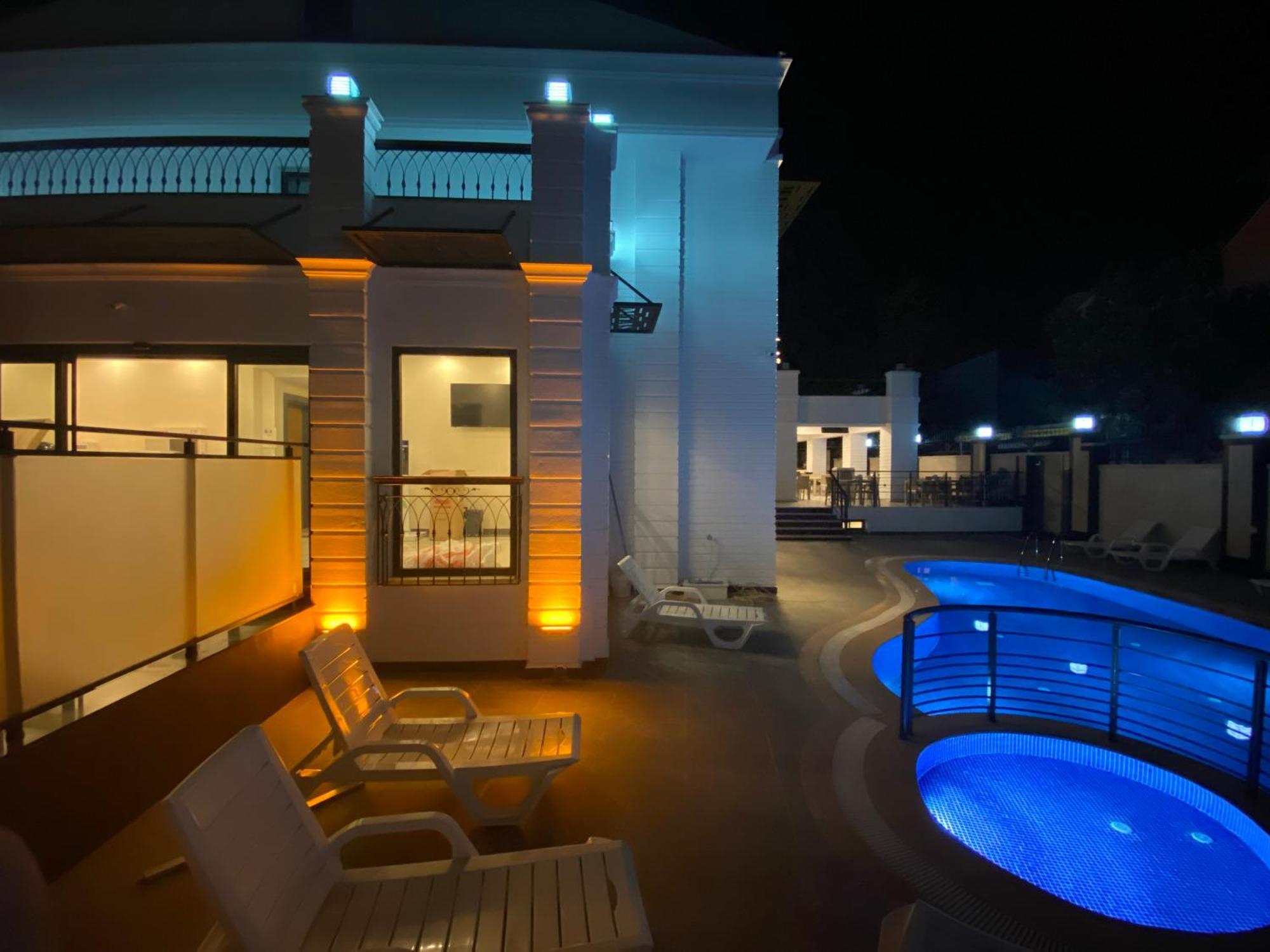 Miyas Luxury Hotel เกเมร์ ภายนอก รูปภาพ